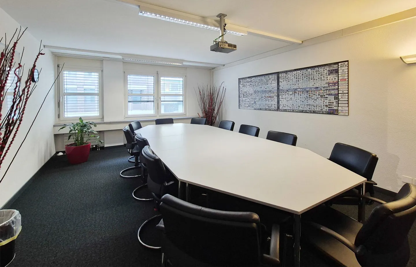 Grand espace de bureau dans un emplacement central - Photo 5 sur 7