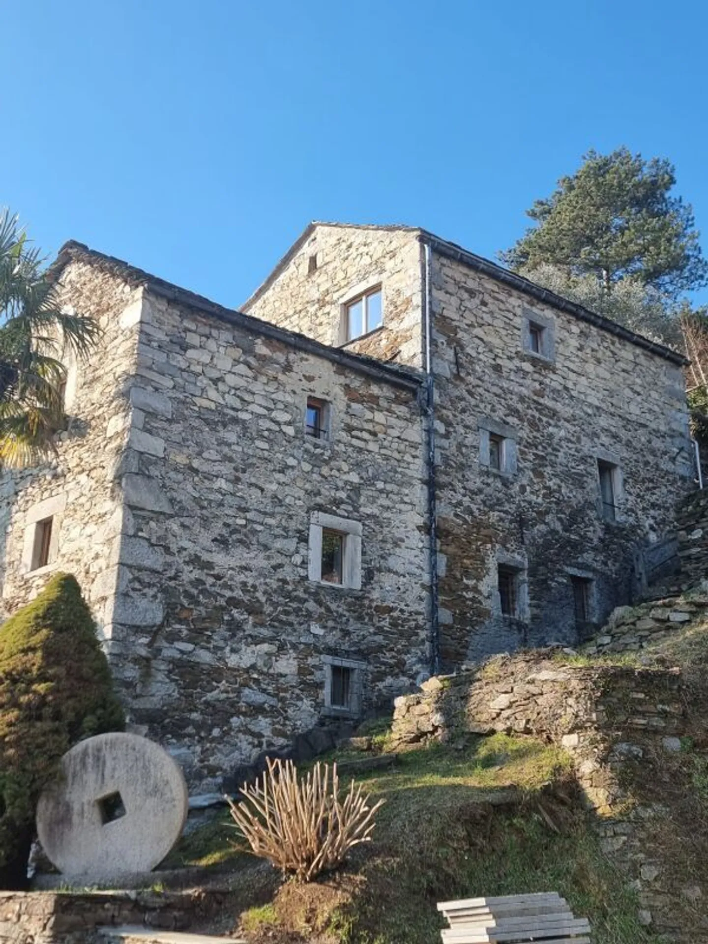 Superbe appartement 2 pièces dans un Rustico rénové avec parking - Photo 1 sur 9