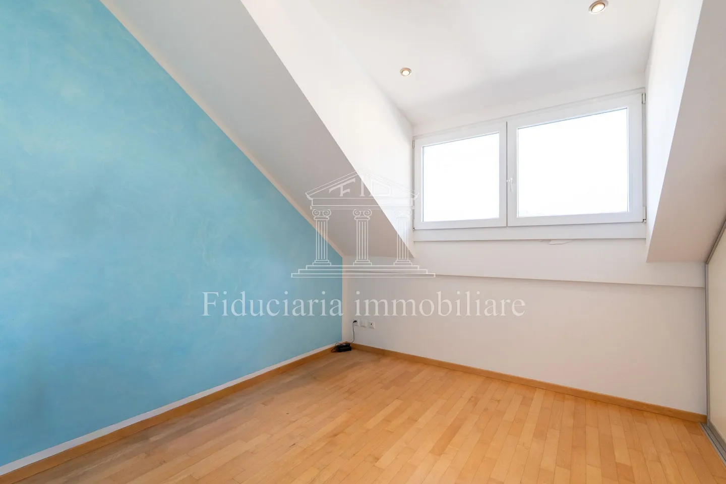 GORDOLA - Geräumige Dachgeschosswohnung in einer Residenz mit nur 4 Einheiten - Foto 8 von 13