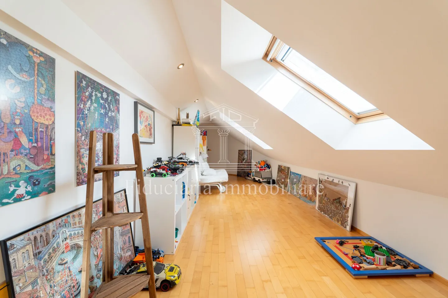 GORDOLA - Geräumige Dachgeschosswohnung in einer Residenz mit nur 4 Einheiten - Foto 13 von 13