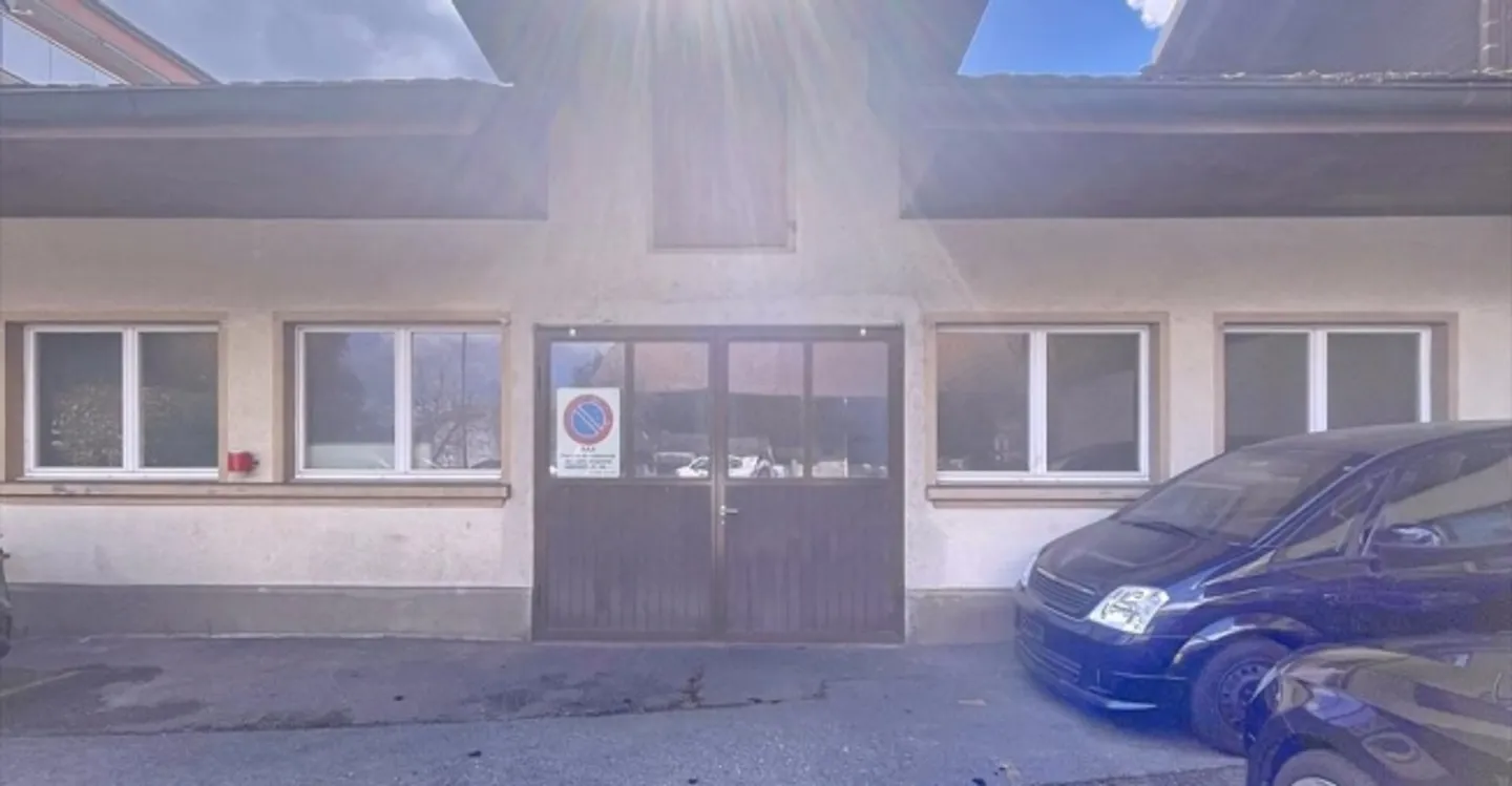 Commerce - Photo 1 of 5
