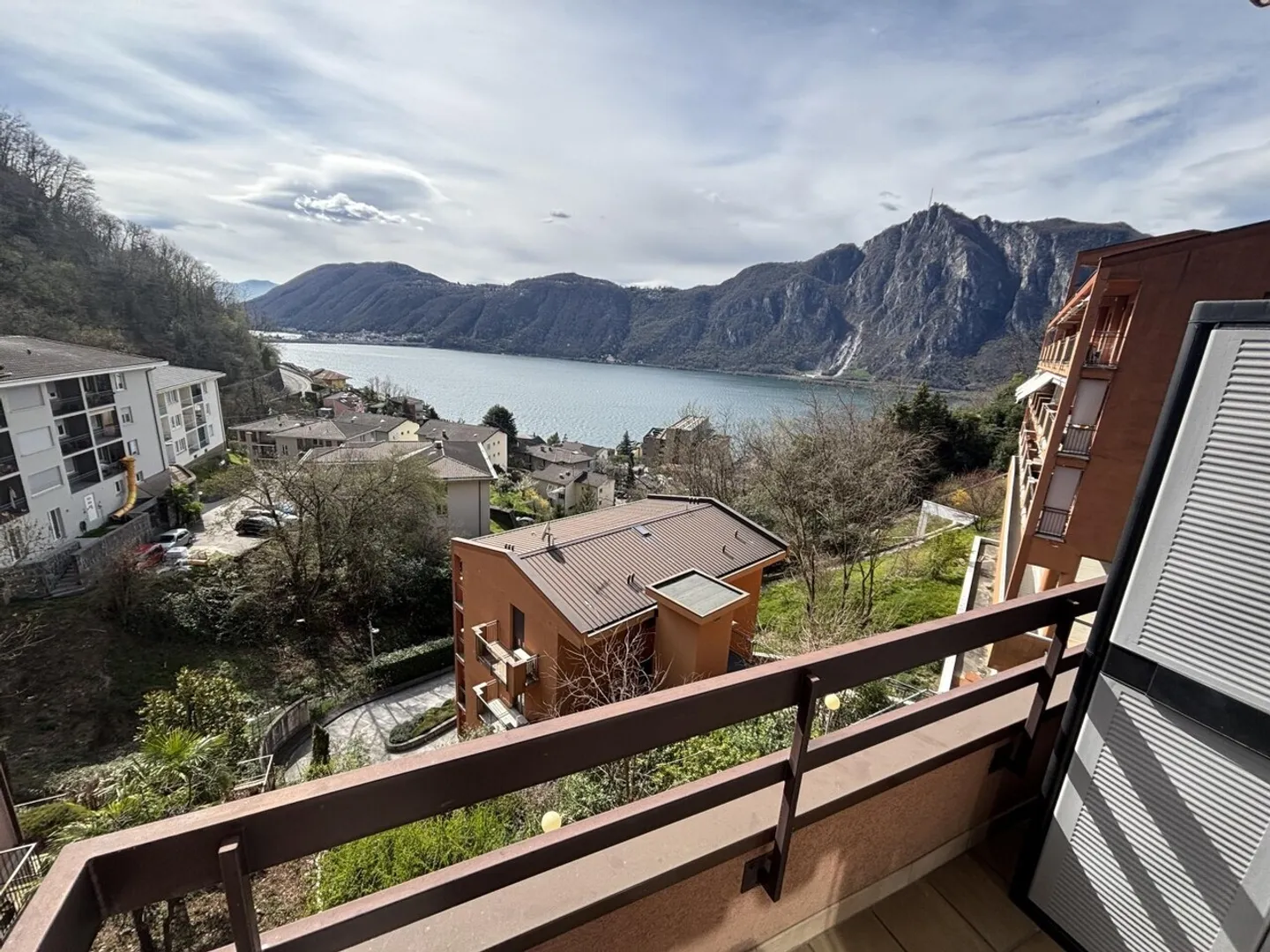 Appartamento elegante di 3,5 locali con garage e vista mozzafiato sul lago di Lugano in posizione soleggiata a Campione (IT) - Foto 13 di 13