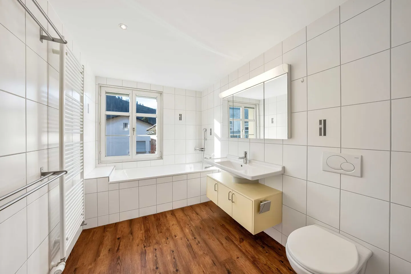 Multi-family house - Photo 5 of 16