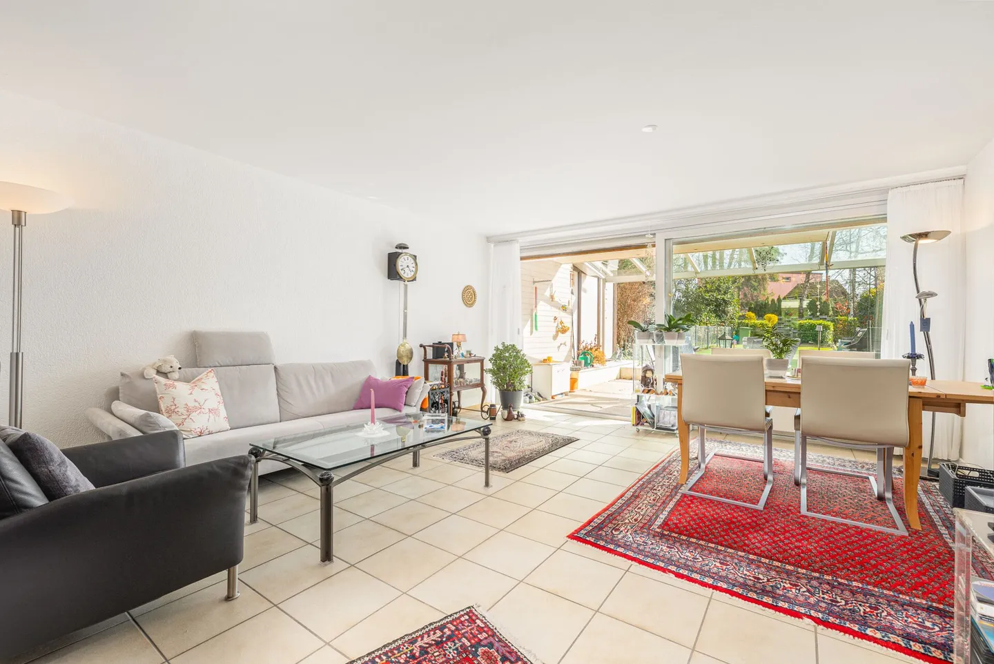 Charmantes Familienhaus mit Garten - Foto 2 von 13