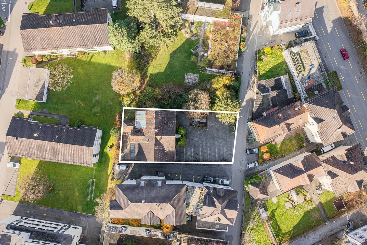 Multi-family house - Photo 15 of 16