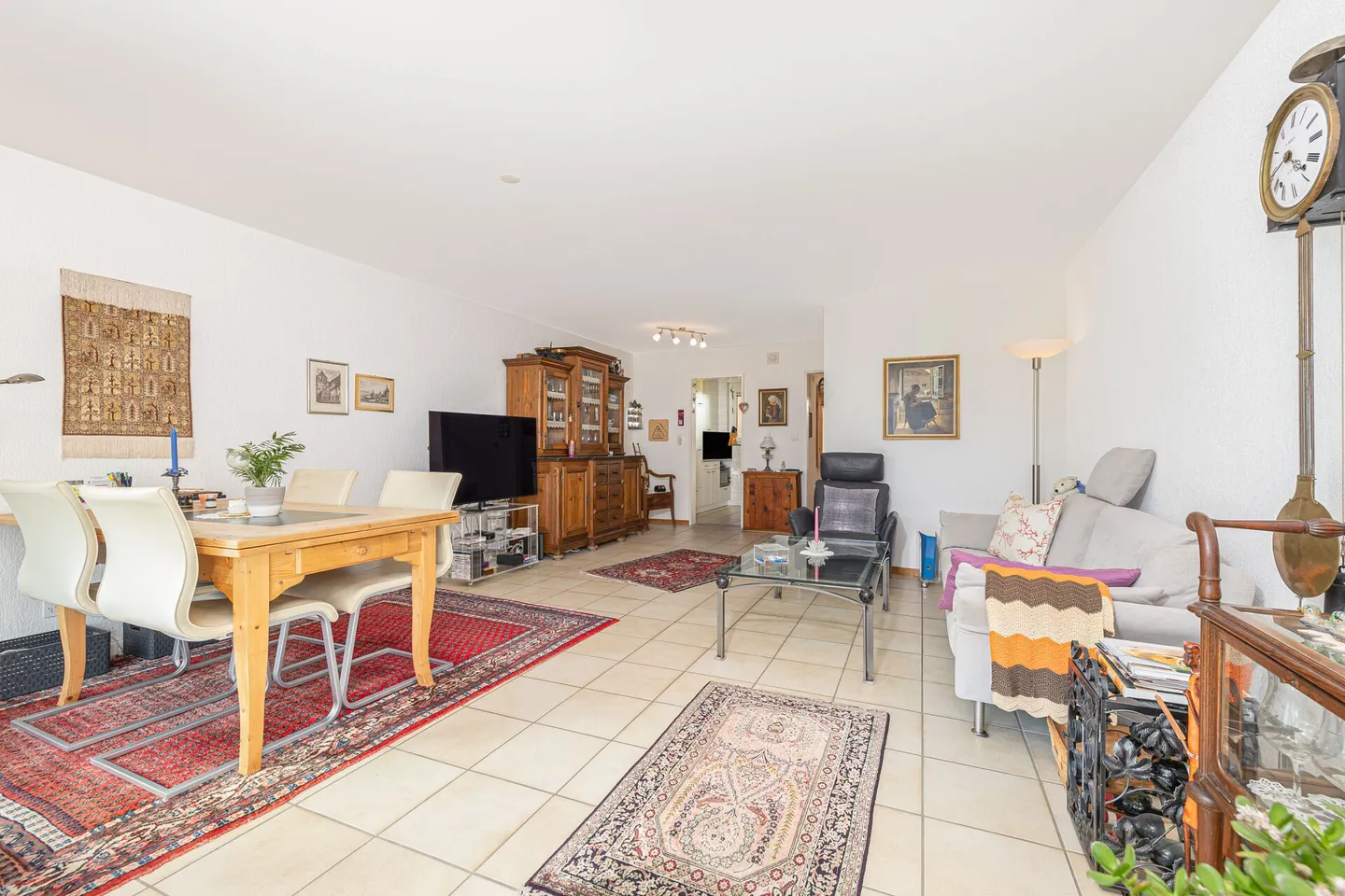 Charmantes Familienhaus mit Garten - Foto 3 von 13