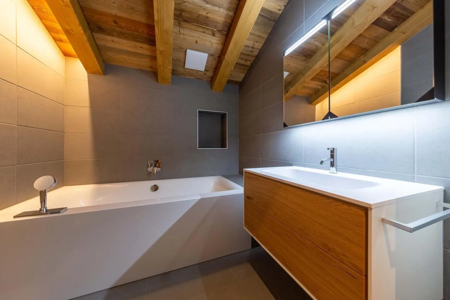 LETZTE GELEGENHEIT - Neue Penthouse-Wohnung in einer Zweitwohnung - Dixence Resort-Komplex - Foto 3 von 16