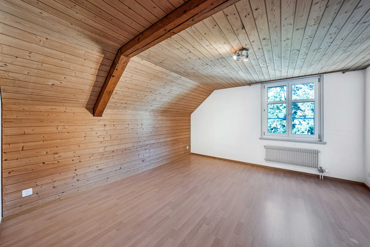 Multi-family house - Photo 12 of 16