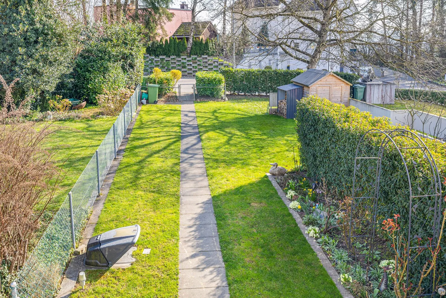 Charmantes Familienhaus mit Garten - Foto 12 von 13