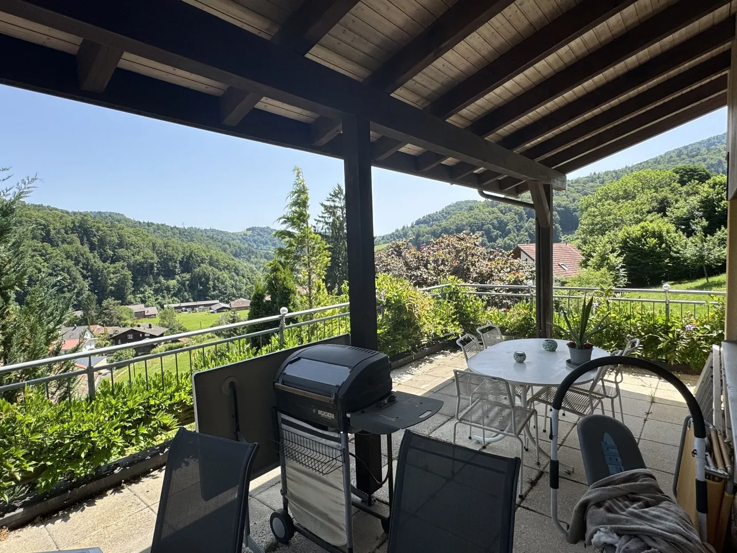 Casa unifamiliare con appartamento separato e grande terrazza - Foto 2 di 25