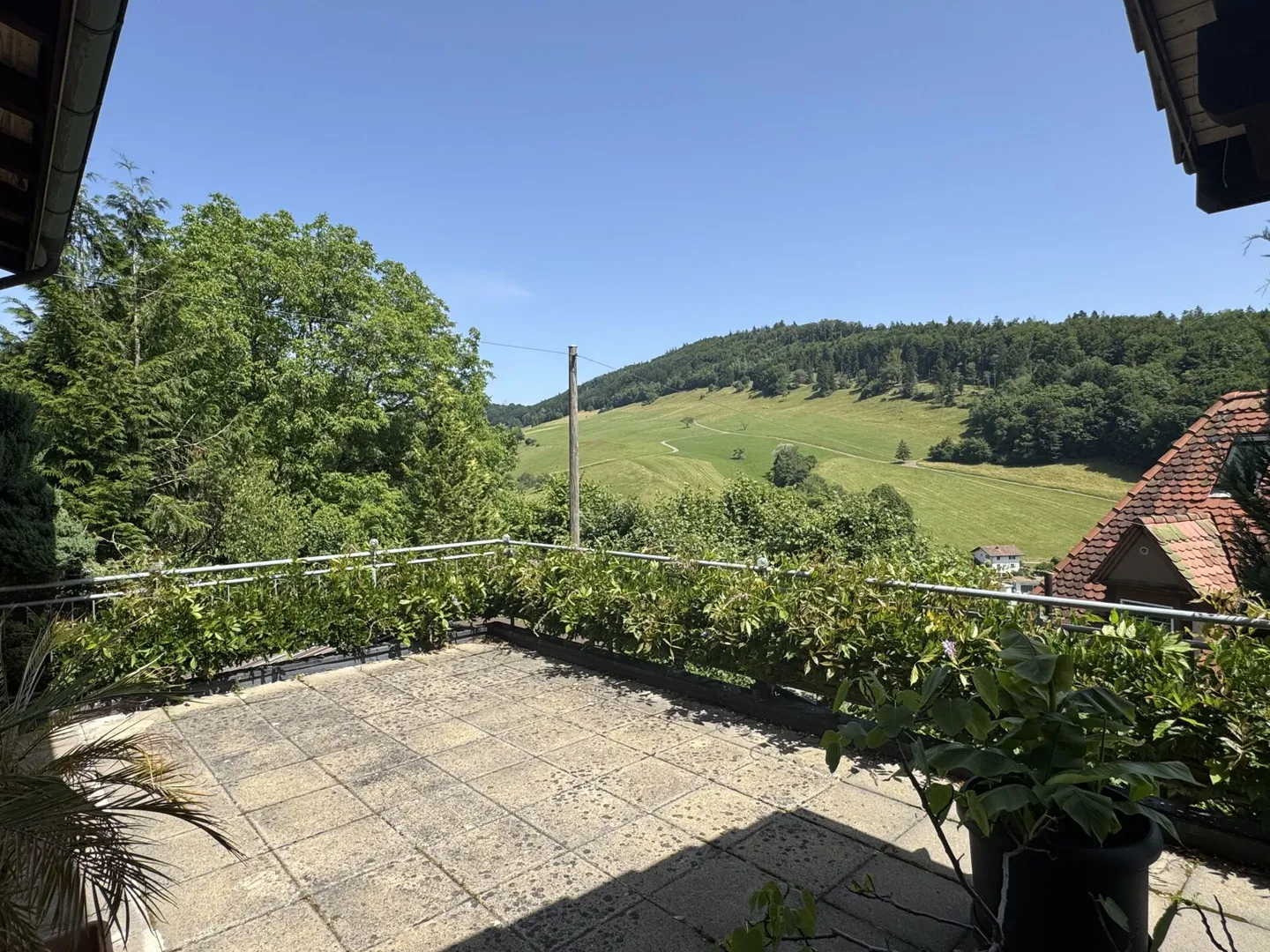 Casa unifamiliare con appartamento separato e grande terrazza - Foto 3 di 25