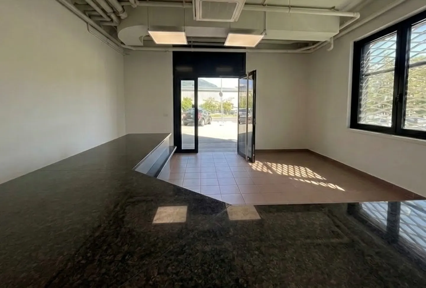 Commercial Space in Bioggio - Photo 2 of 3