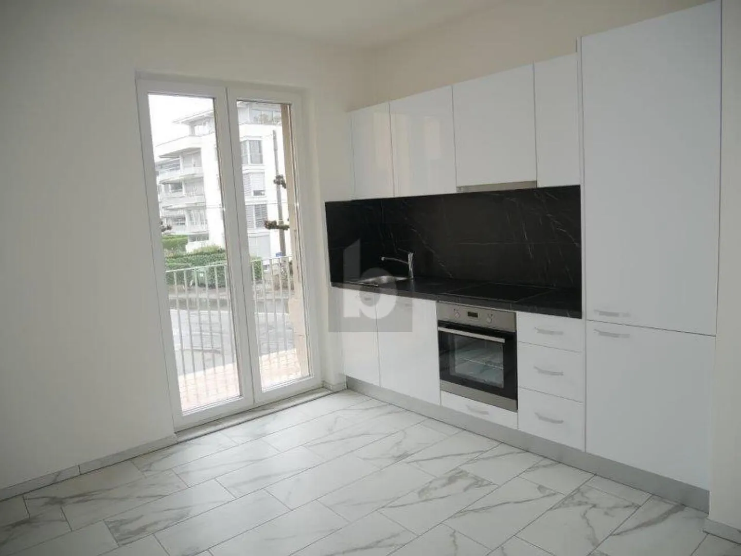 EDIFICIO MULTIFAMILIARE AD ALTO RENDIMENTO IN POSIZIONE STRATEGICA - Foto 4 di 6