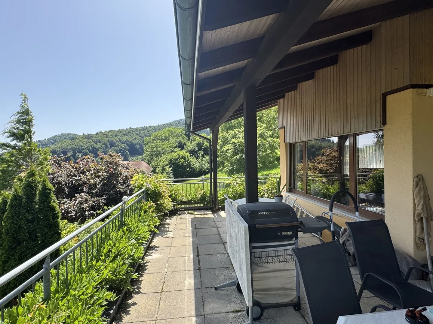 Casa unifamiliare con appartamento separato e grande terrazza - Foto 9 di 25