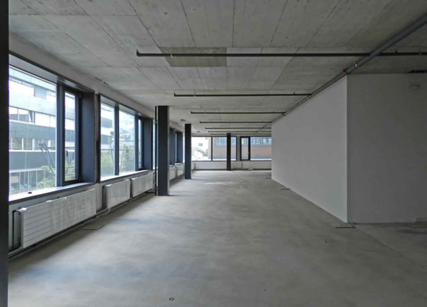 Espace de bureau moderne dans un emplacement attrayant à Zurich Albisrieden - Photo 2 sur 7