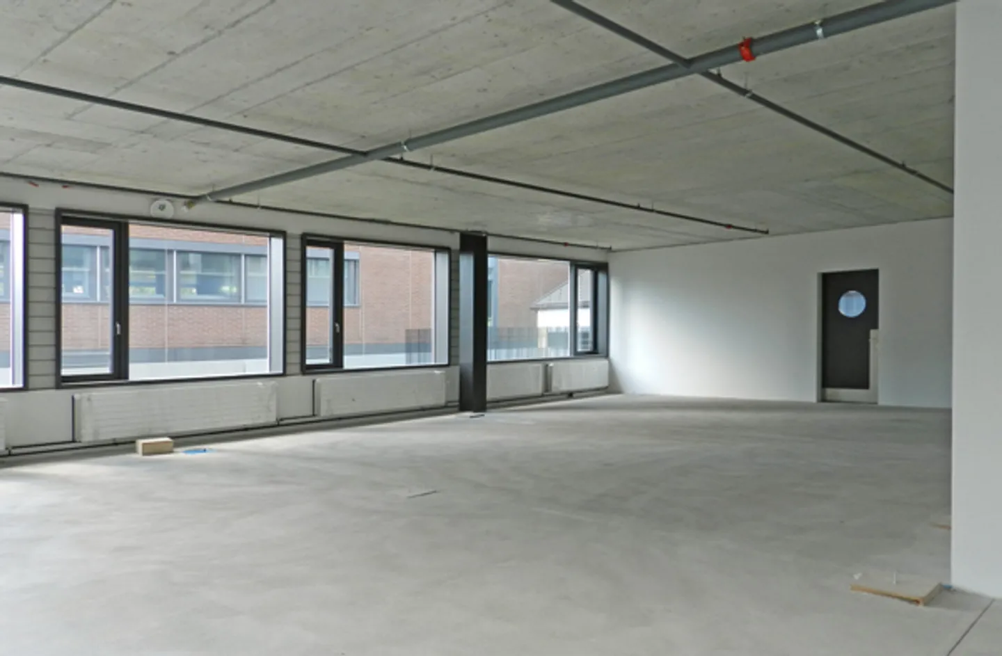Espace de bureau moderne dans un emplacement attrayant à Zurich Albisrieden - Photo 3 sur 7