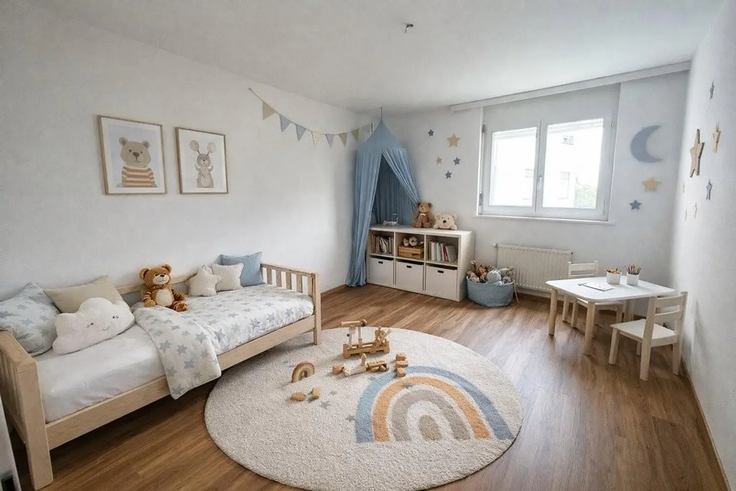 Beautiful apartment just steps from the train station! - Photo 3 of 12