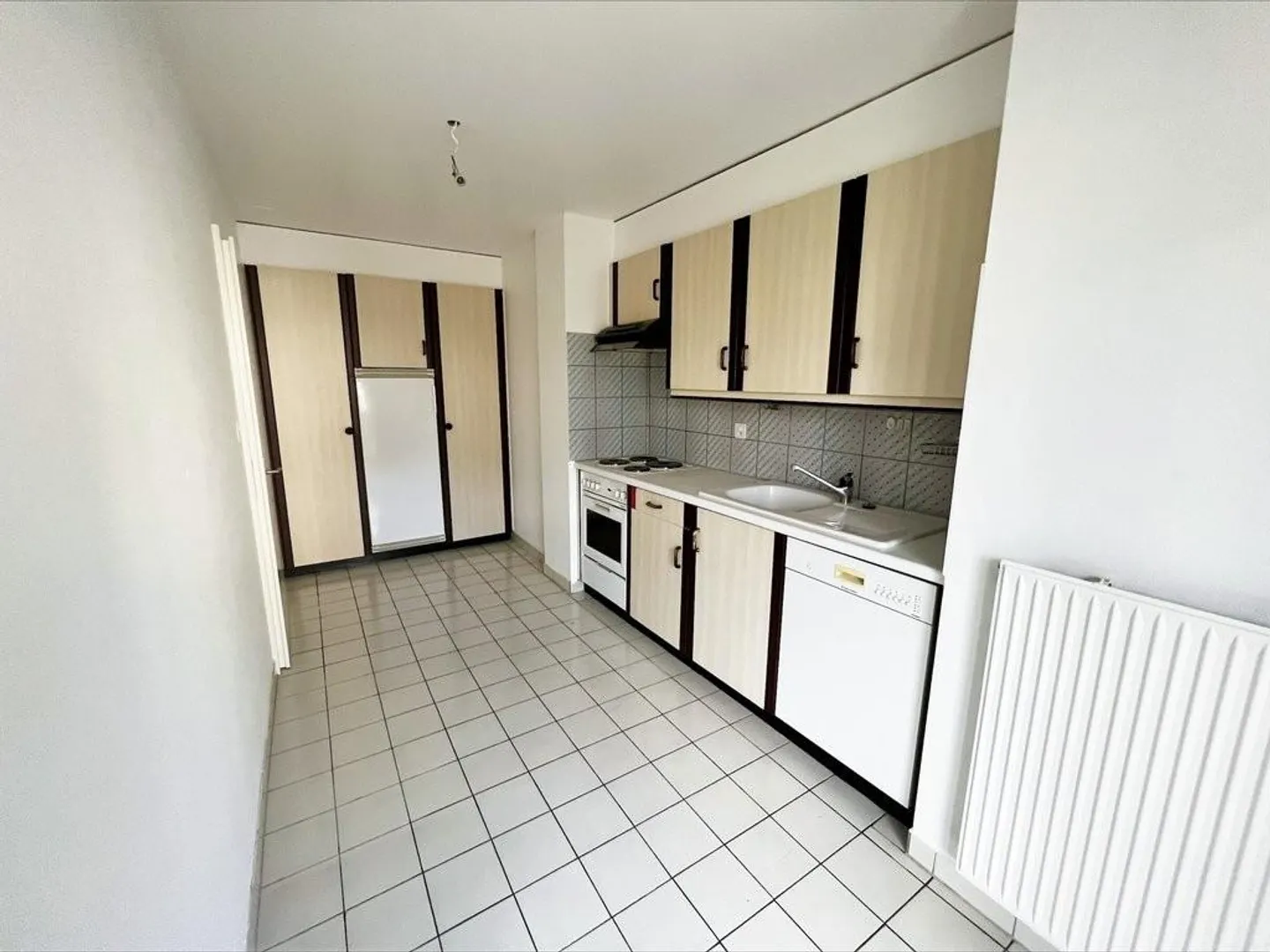 Beautiful apartment just steps from the train station! - Photo 8 of 12