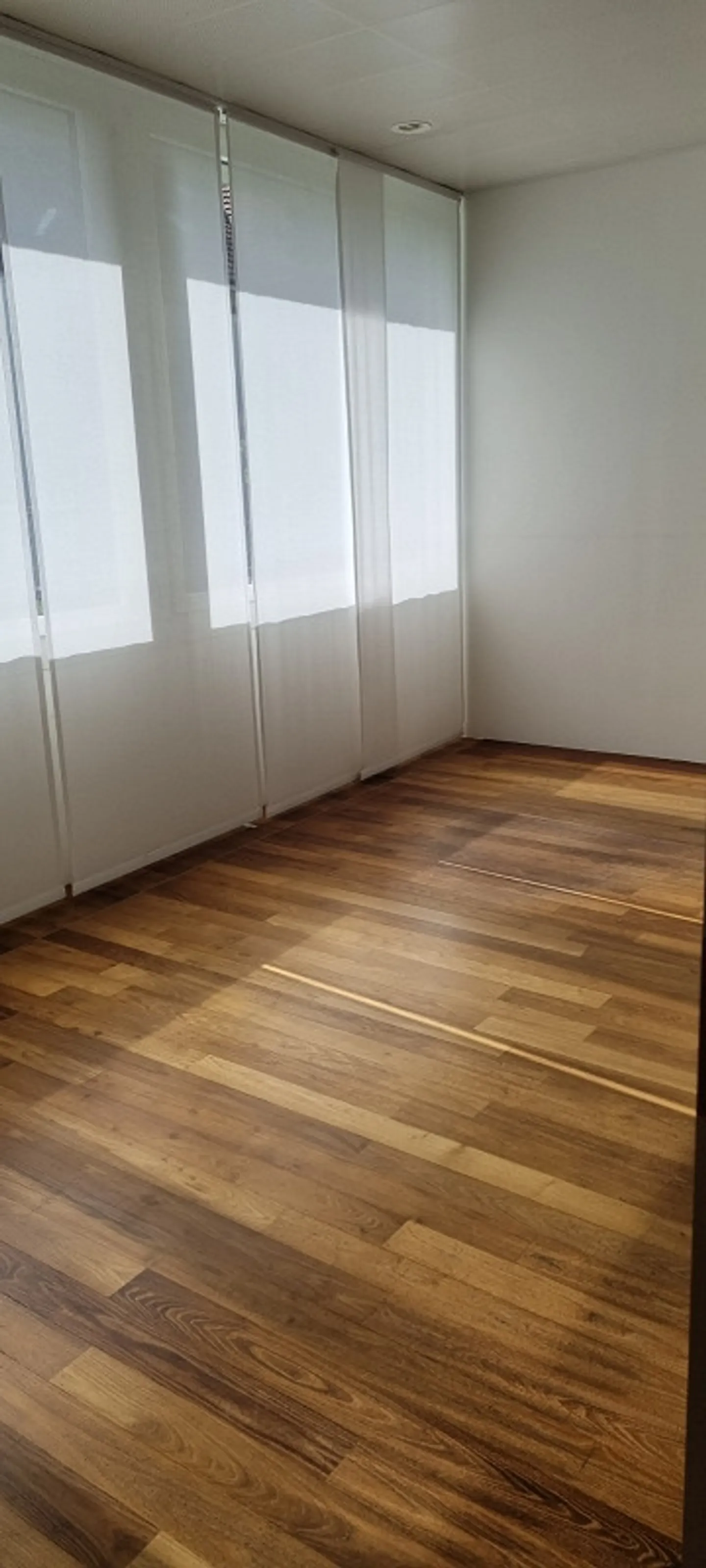 377 m² di spazio commerciale – ideale per uno studio, un asilo o l'istruzione - Foto 2 di 7