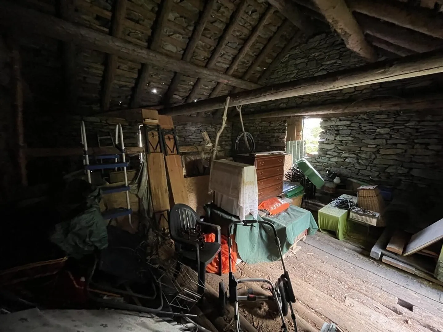 Rustico mit 2 Zimmern zum Ausbauen mit Wiese und Wald - Foto 7 von 13