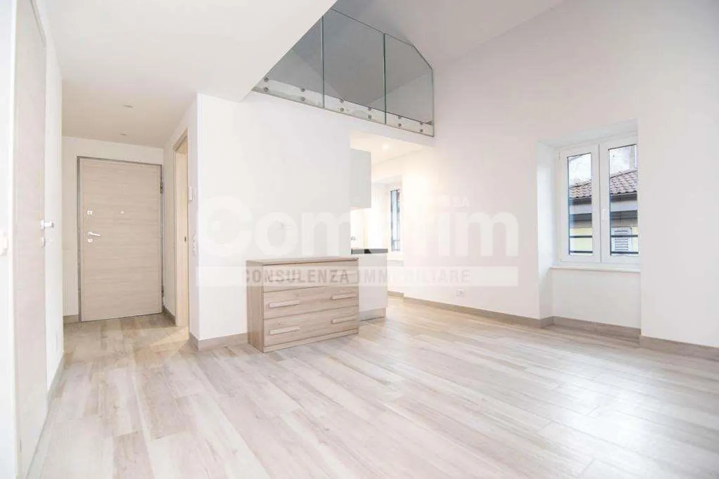 Duplex 3,5 locali nel pieno centro di Biasca - Foto 4 di 7