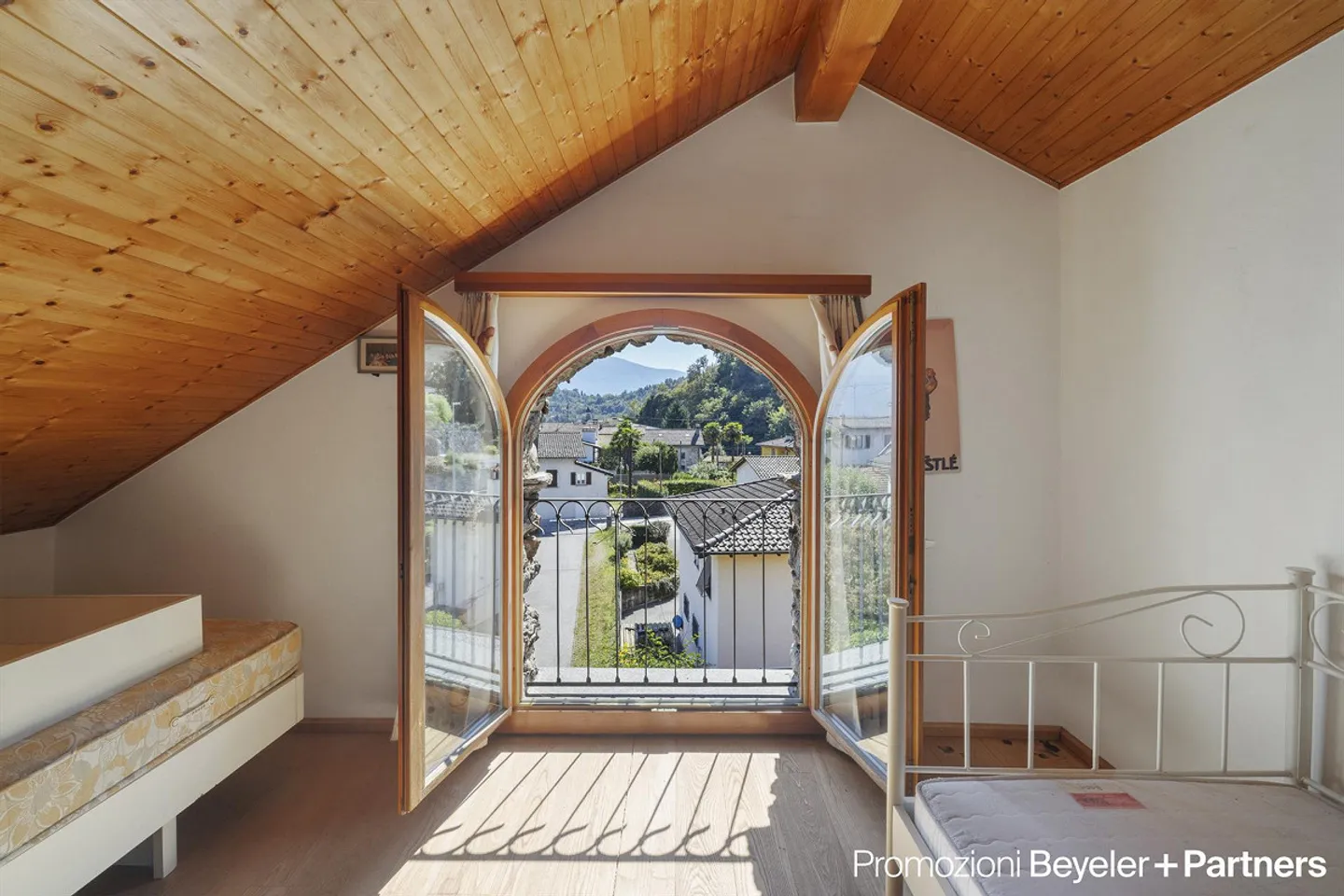 Wohnen mit Stil – 5 Zimmer Wohnung mit zwei Terrassen in Losone, Zweitwohnsitz - Foto 14 von 15