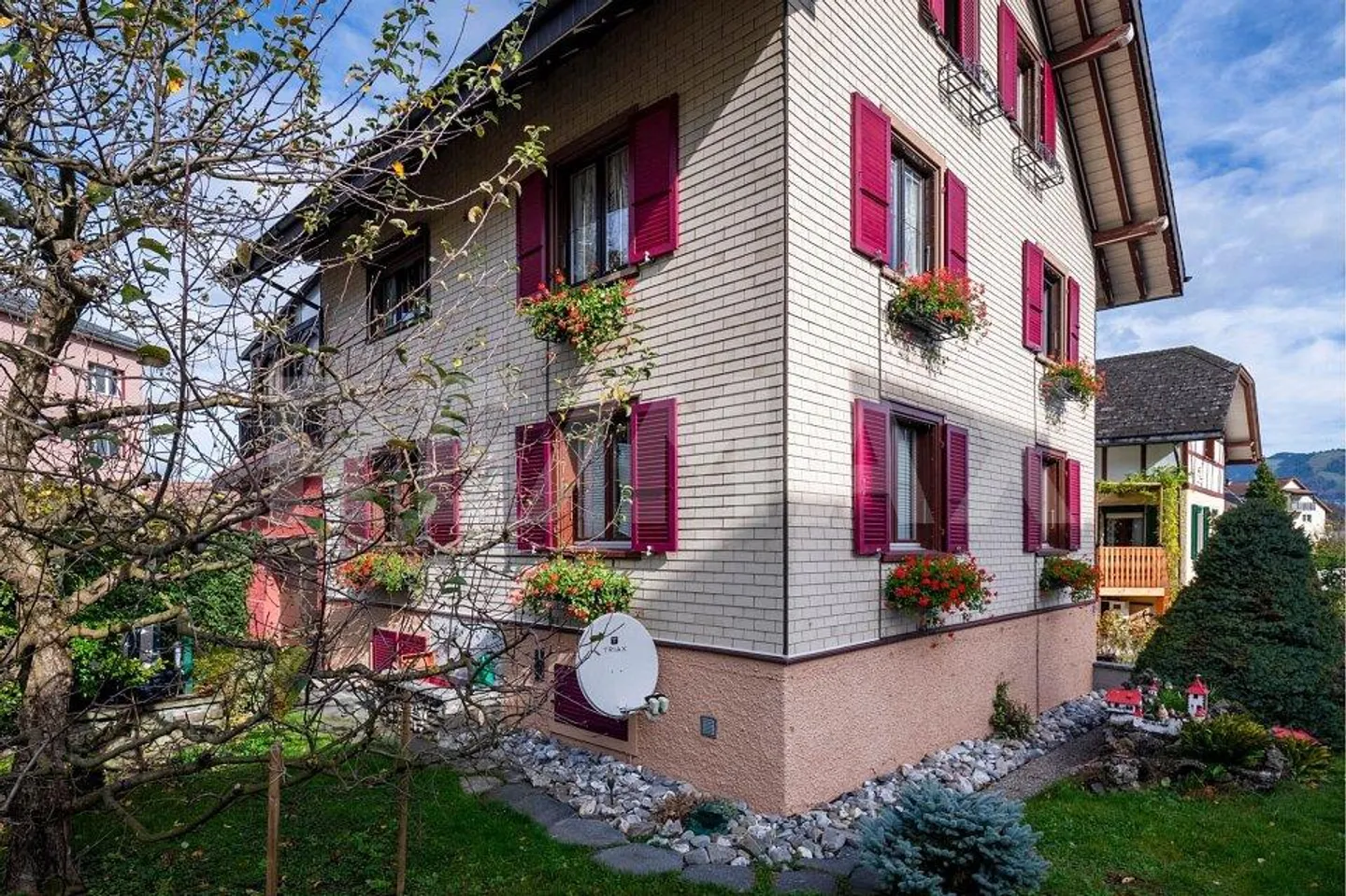 Wohnen mit Geschichte und Gartenidylle – freistehendes 7-Zimmer-Haus mit Einliegerwohnung - Foto 3 von 13