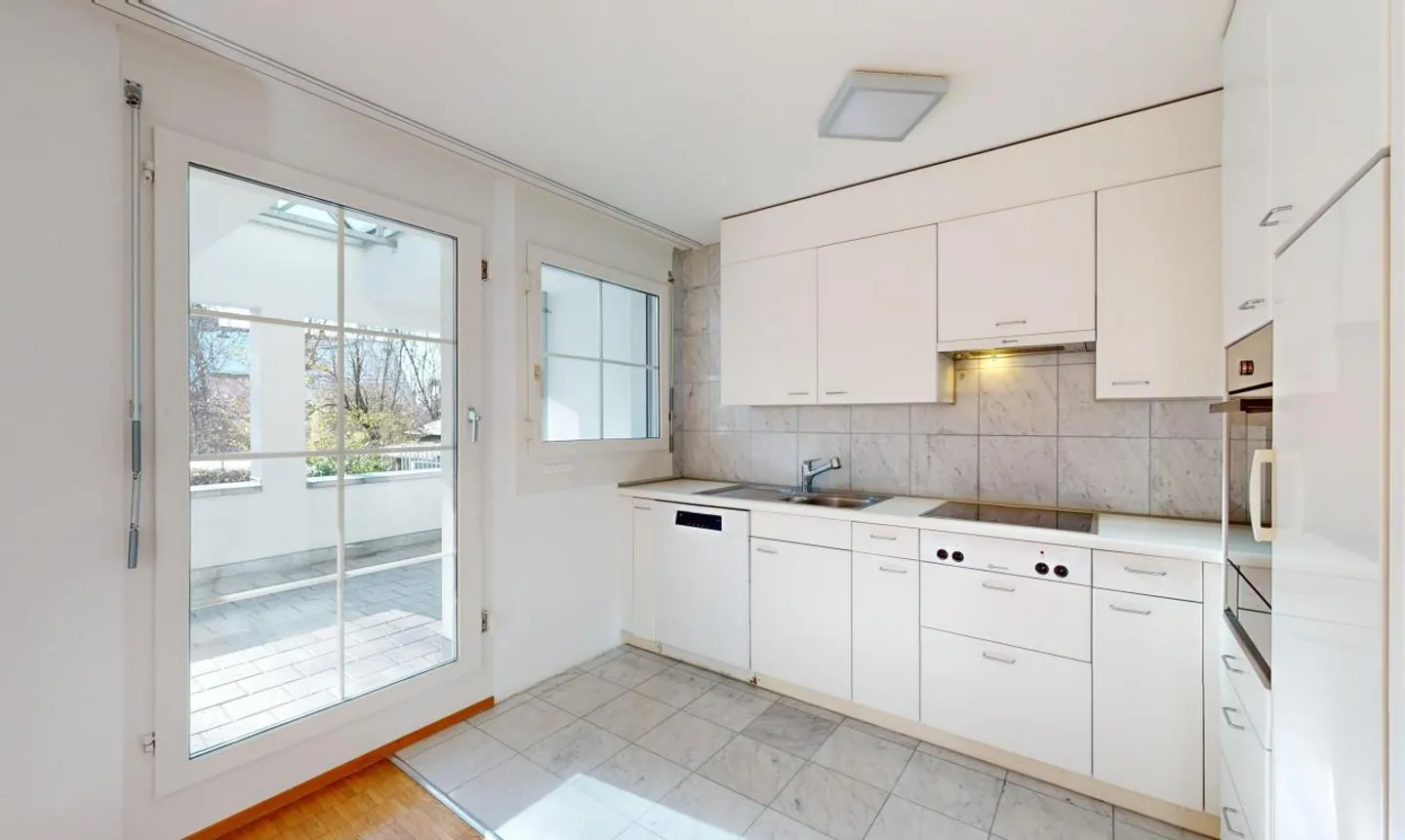 Ruhig gelegene 4.5-Zimmer-Maisonette mit Dachterasse in Bonstetten - Photo 5 sur 13