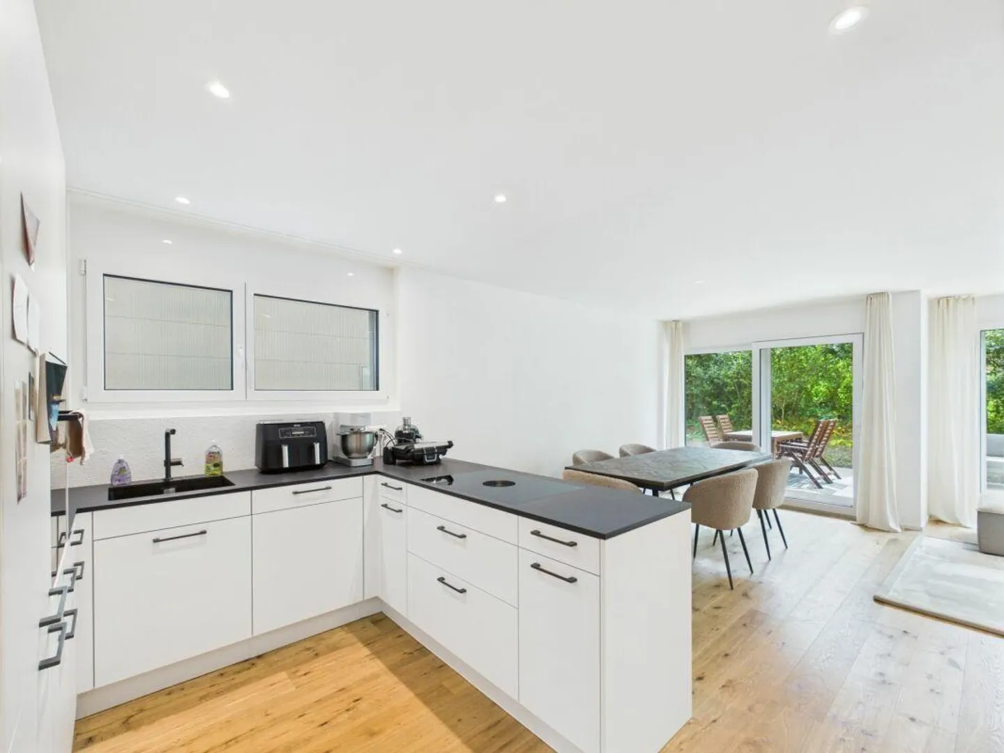 Comme Neuf et Prêt à Emménager Maison de 6 Pièces - Photo 3 sur 15