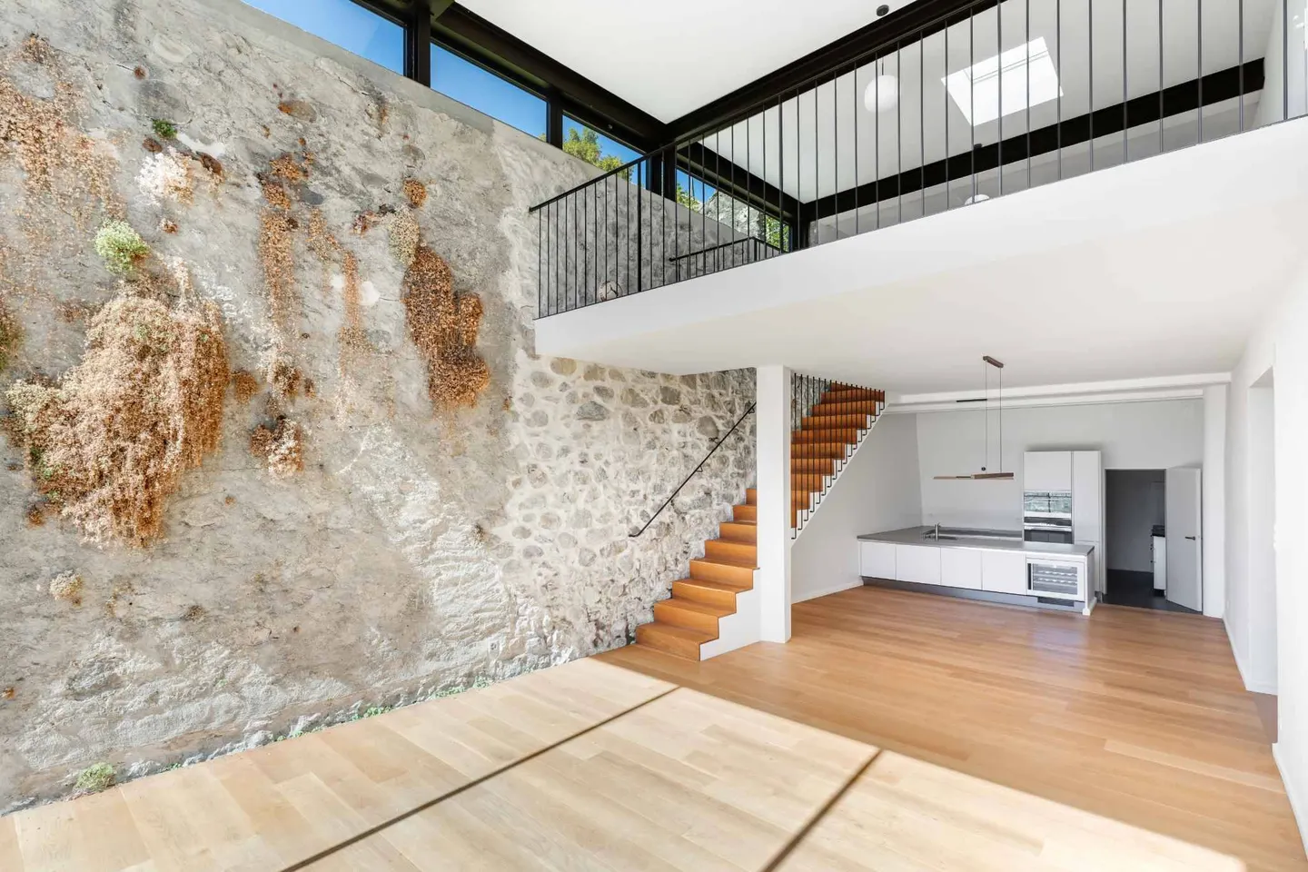 Elegant Master House in Moudon - Photo 2 of 10