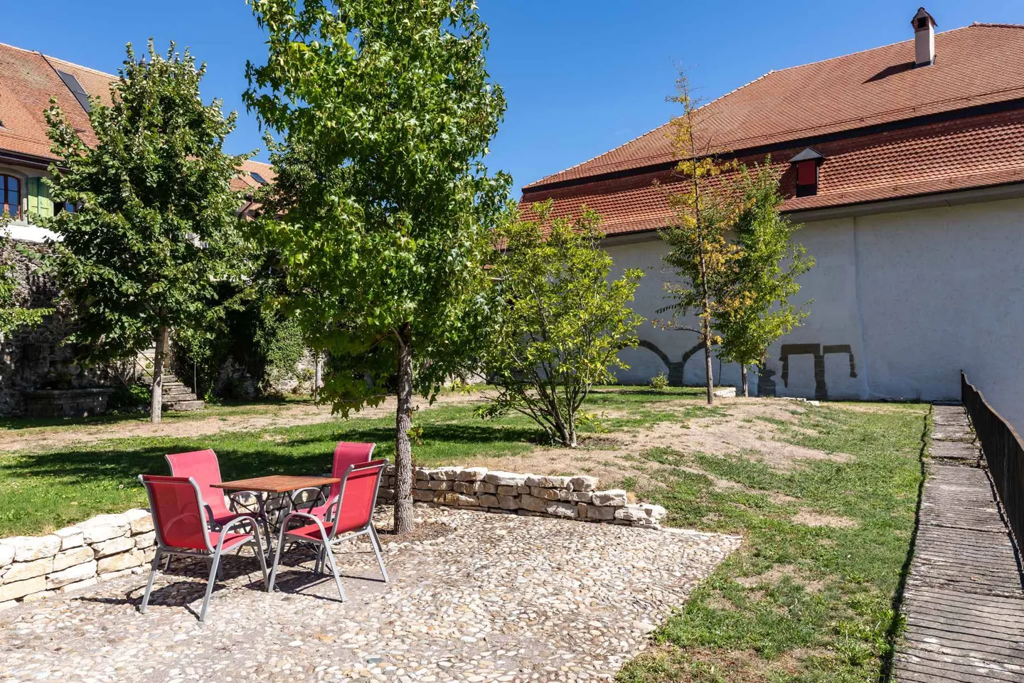 Elegant Master House in Moudon - Photo 10 of 10