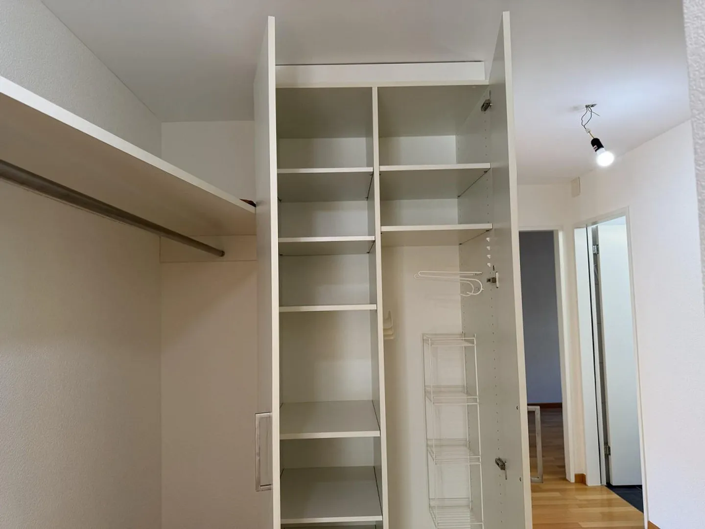 Appartement attrayant de 4,5 pièces au rez-de-chaussée surélevé - Photo 8 sur 11