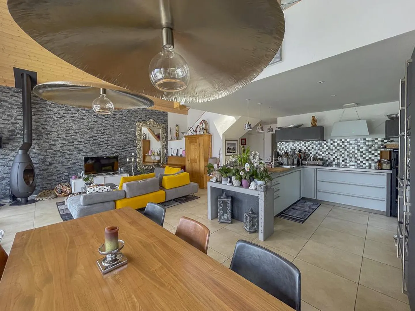 Découvrez cette magnifique villa contemporaine, construite de manière modulaire selon vos souhaits et offrant un environnement de vie exceptionnel. - Photo 1 sur 13