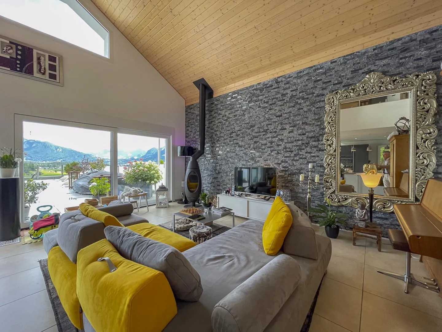 Découvrez cette magnifique villa contemporaine, construite de manière modulaire selon vos souhaits et offrant un environnement de vie exceptionnel. - Photo 2 sur 13