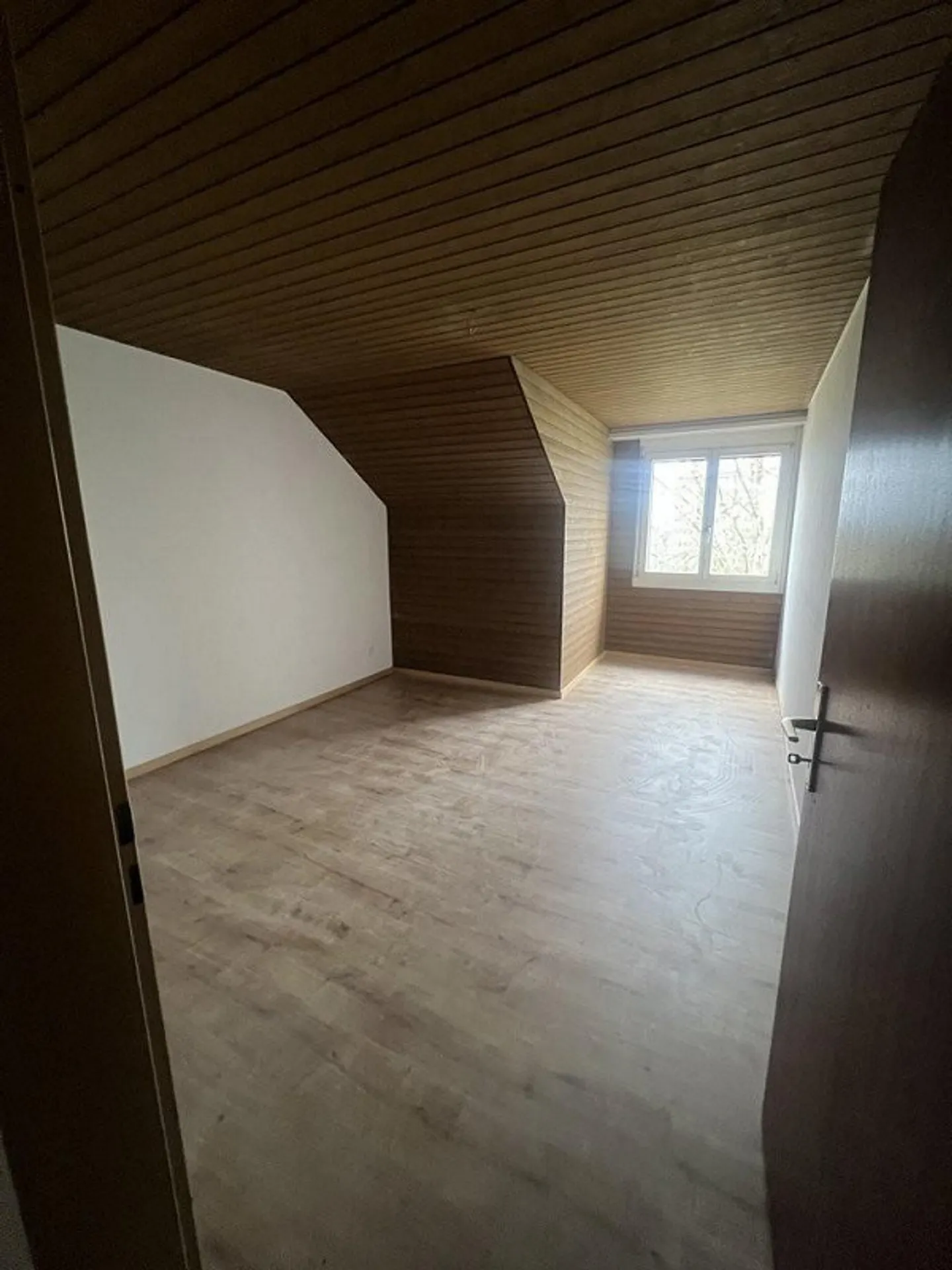 Family apartment seeks residents - Photo 5 of 8