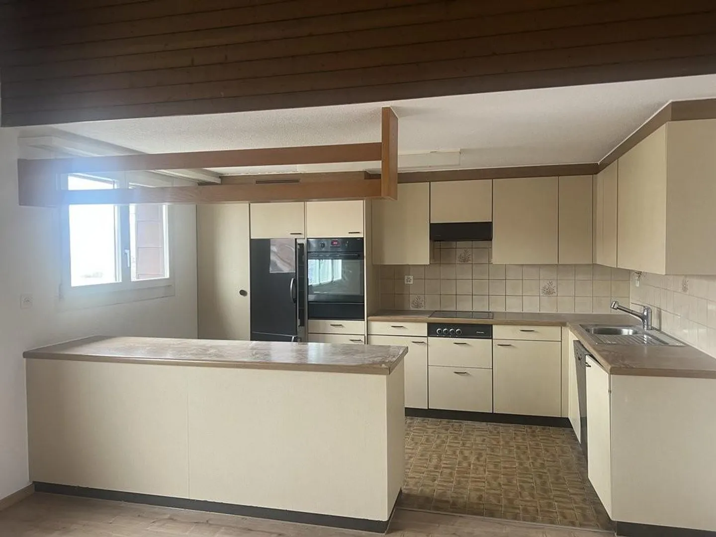 Family apartment seeks residents - Photo 6 of 8