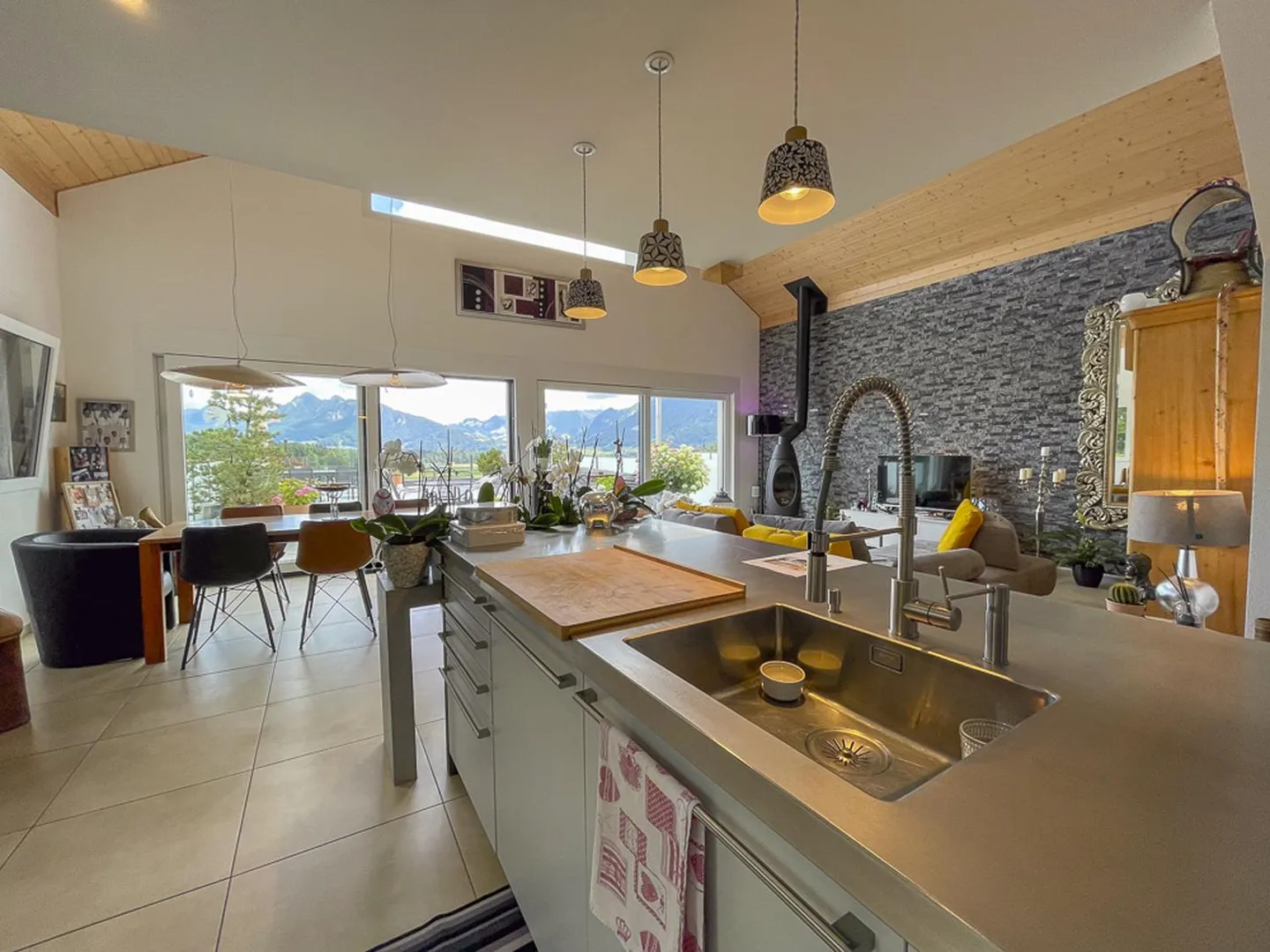 Découvrez cette magnifique villa contemporaine, construite de manière modulaire selon vos souhaits et offrant un environnement de vie exceptionnel. - Photo 7 sur 13