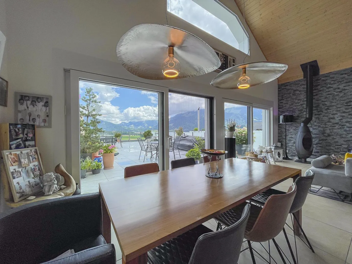 Découvrez cette magnifique villa contemporaine, construite de manière modulaire selon vos souhaits et offrant un environnement de vie exceptionnel. - Photo 8 sur 13