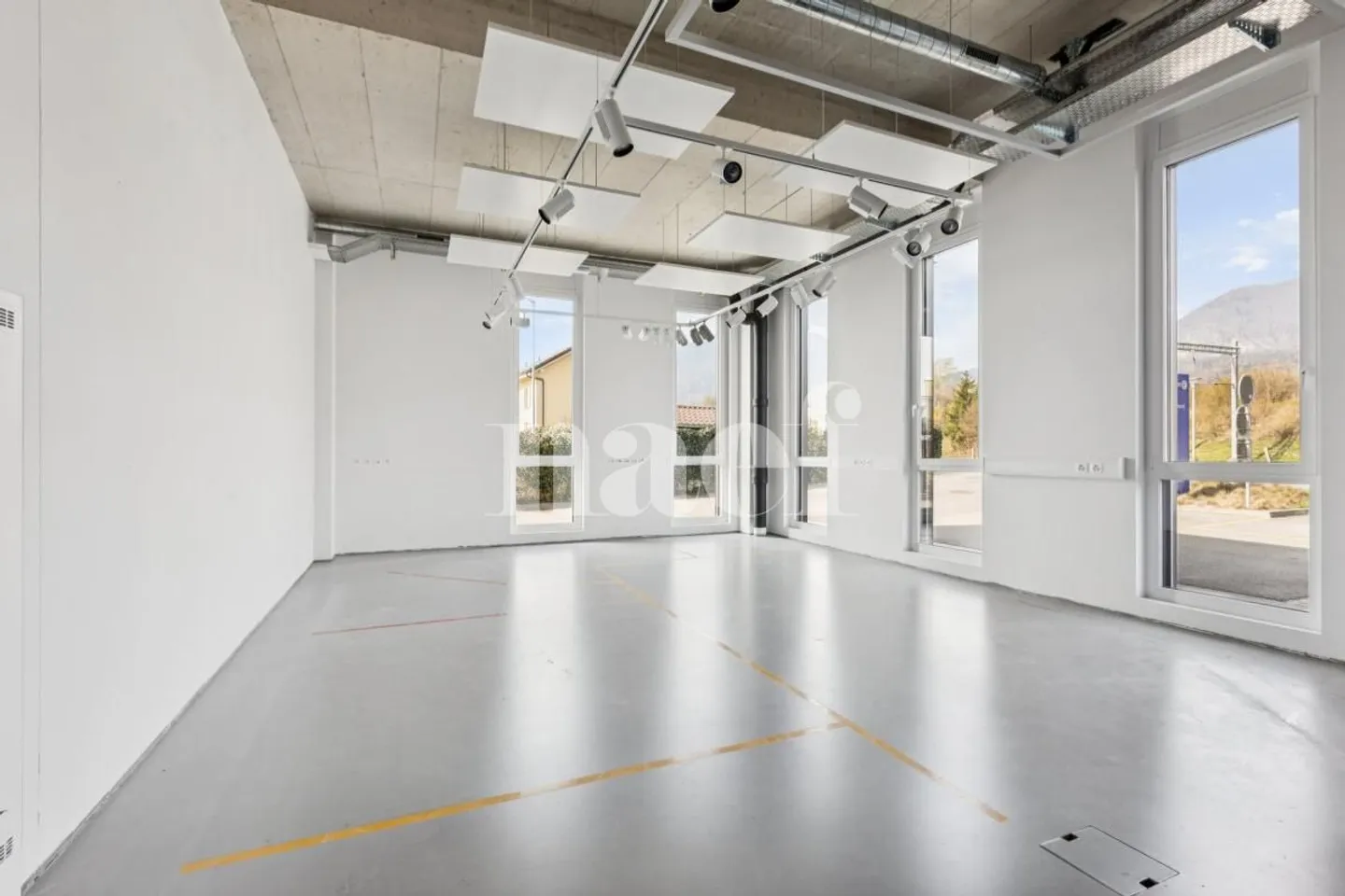 Extraordinary storage space of 246 m2, not to be missed - Photo 4 of 6