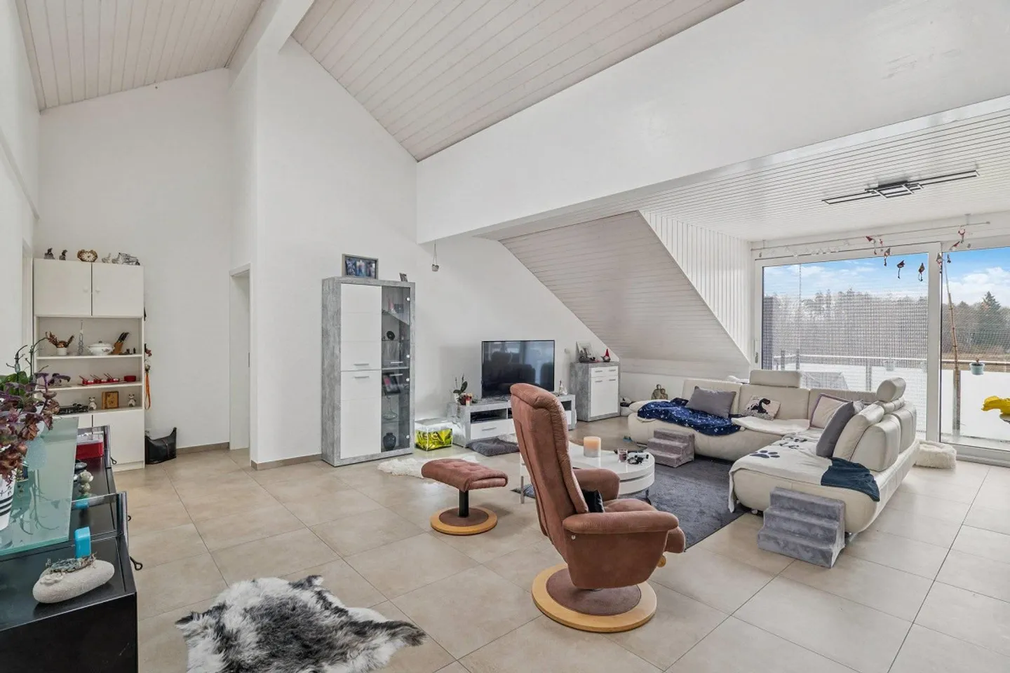 Moderne Dachwohnung an der Aare - Foto 3 von 5