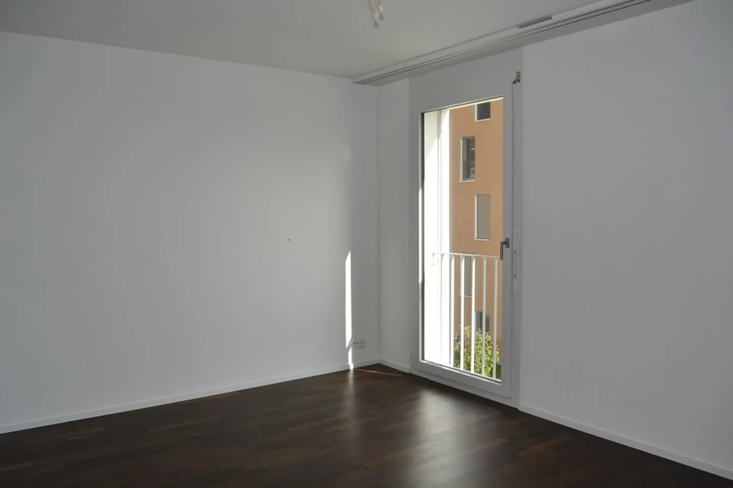 2.5-room apartment with large balcony and private washing tower - Photo 7 of 9