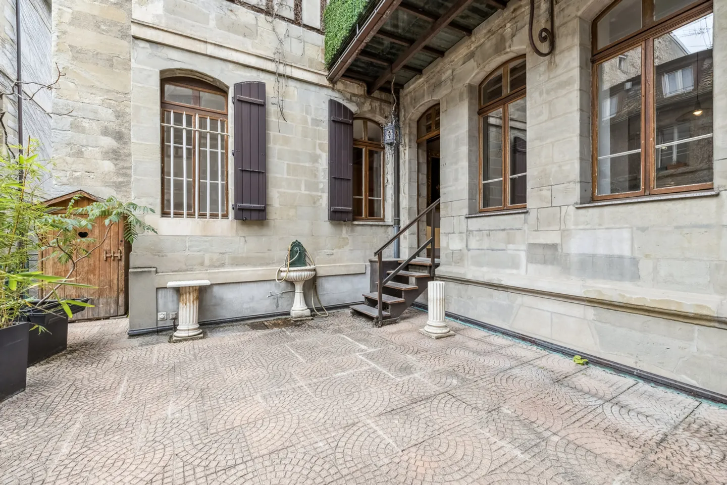 RARE - VERY BEAUTIFUL CHARMING APARTMENT IN THE HEART OF THE OLD TOWN - Photo 16 of 17