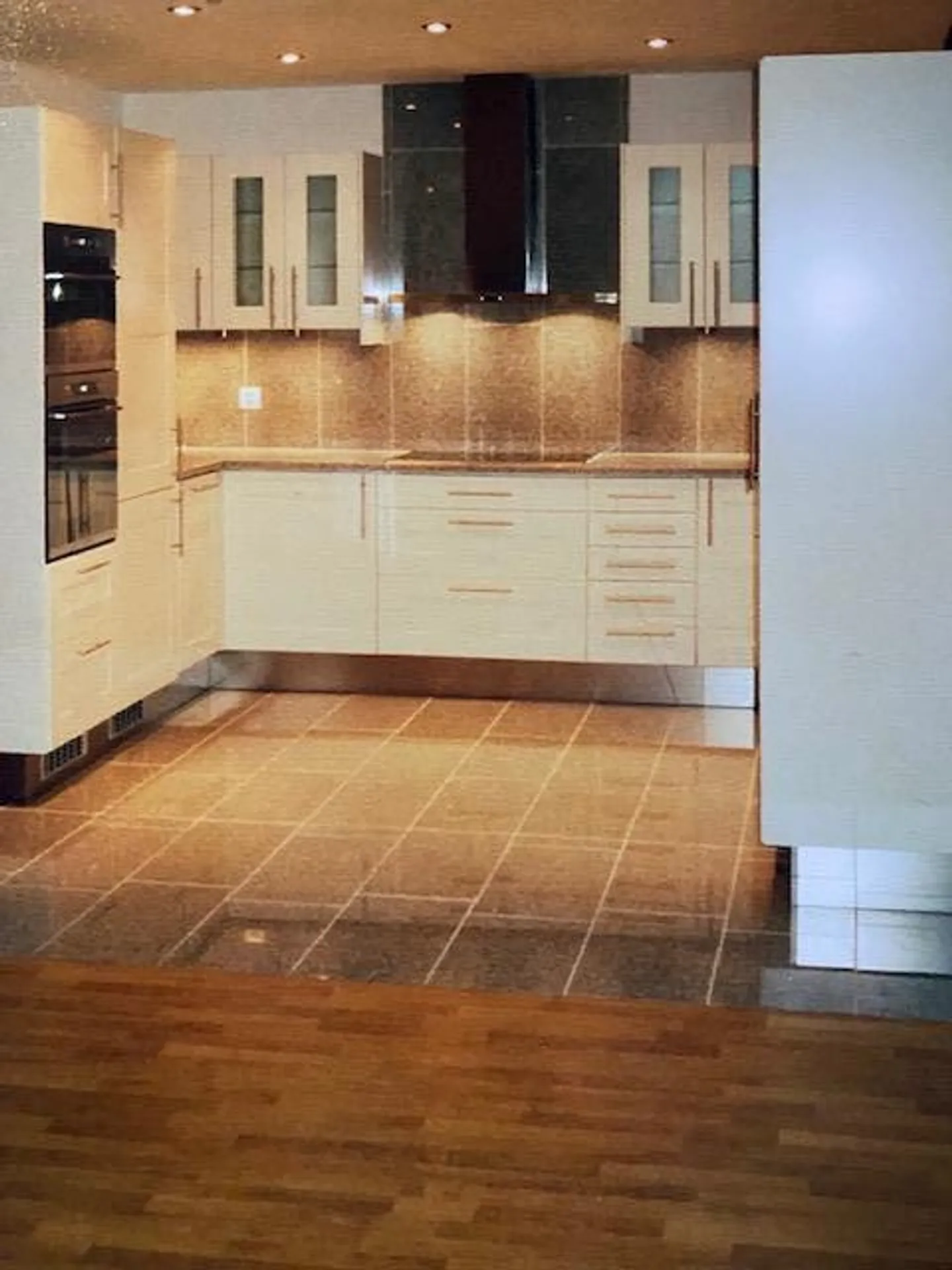 Appartamento duplex dal design moderno - Foto 2 di 6