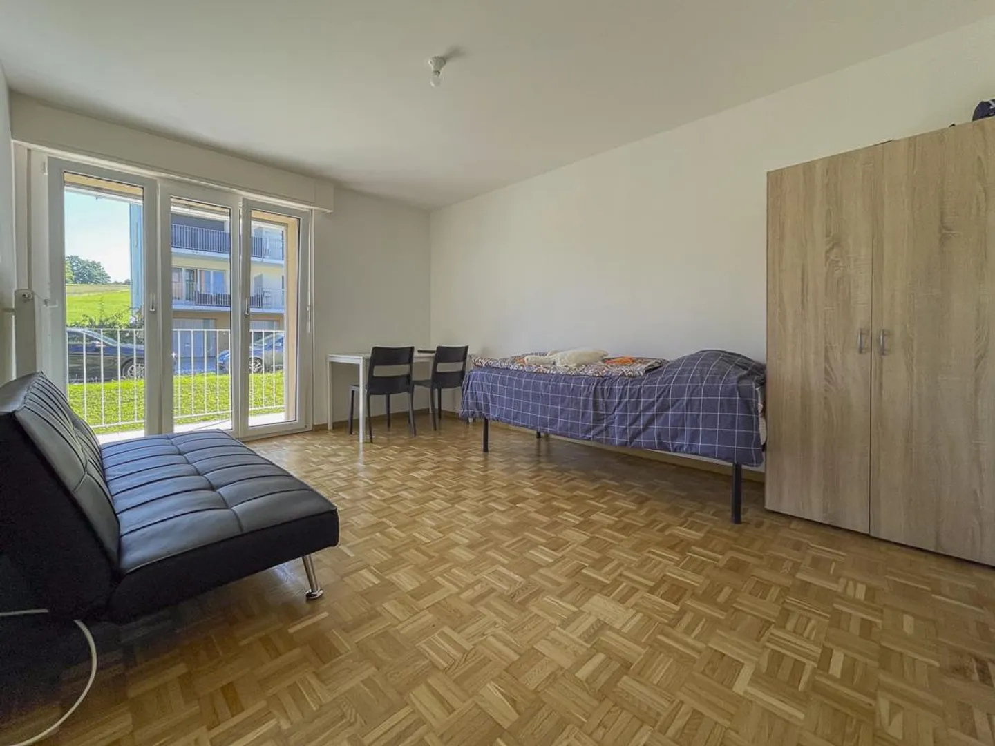Appartement rénové de 3,5 pièces dans un endroit calme - Photo 7 sur 13