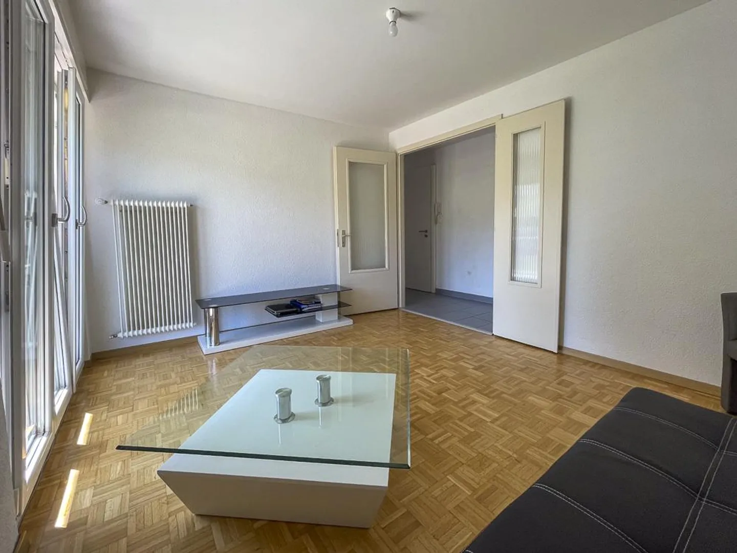 Appartement rénové de 3,5 pièces dans un endroit calme - Photo 8 sur 13