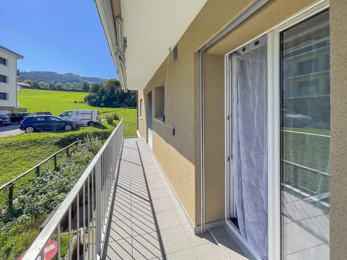 Appartement rénové de 3,5 pièces dans un endroit calme - Photo 11 sur 13