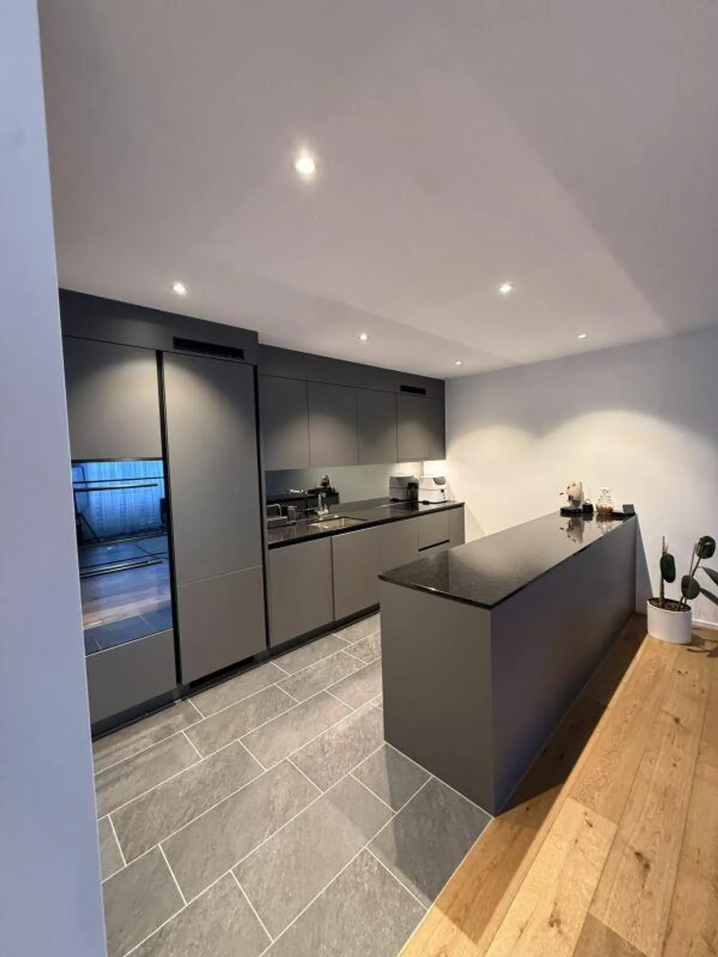 Charmante Wohnung mit Grünblick - Foto 3 von 10