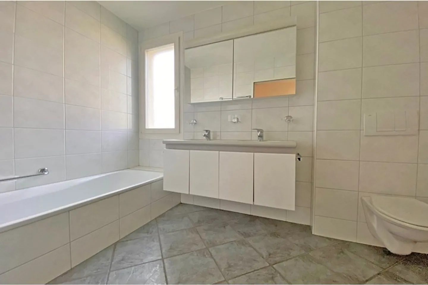 Geräumige Wohnung in ruhiger Lage - Foto 9 von 13