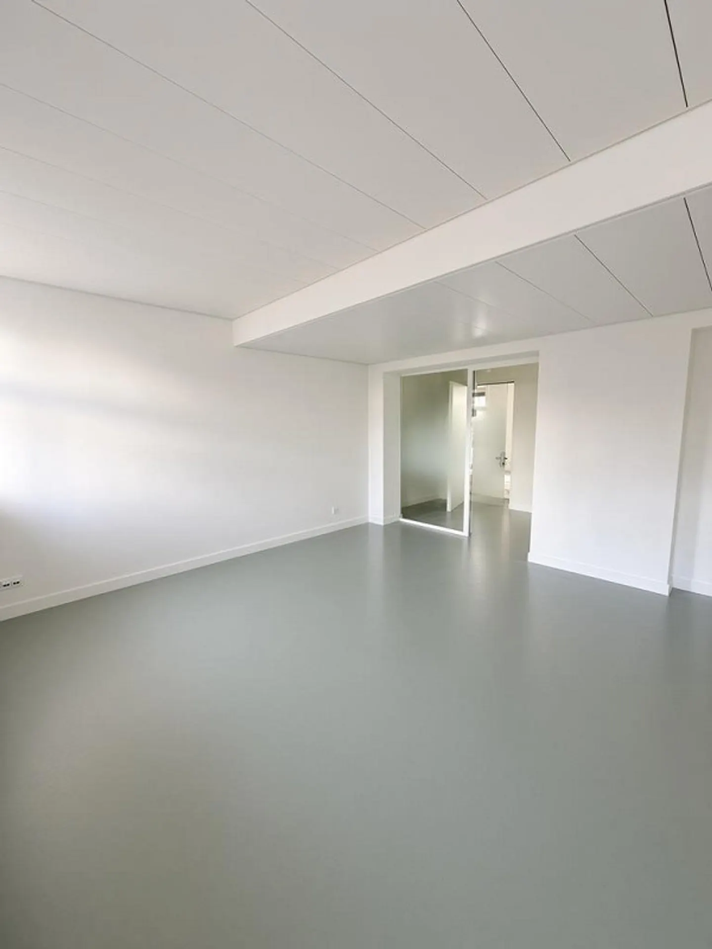 Moderne Gewerbefläche im Socin Haus - Foto 2 von 4