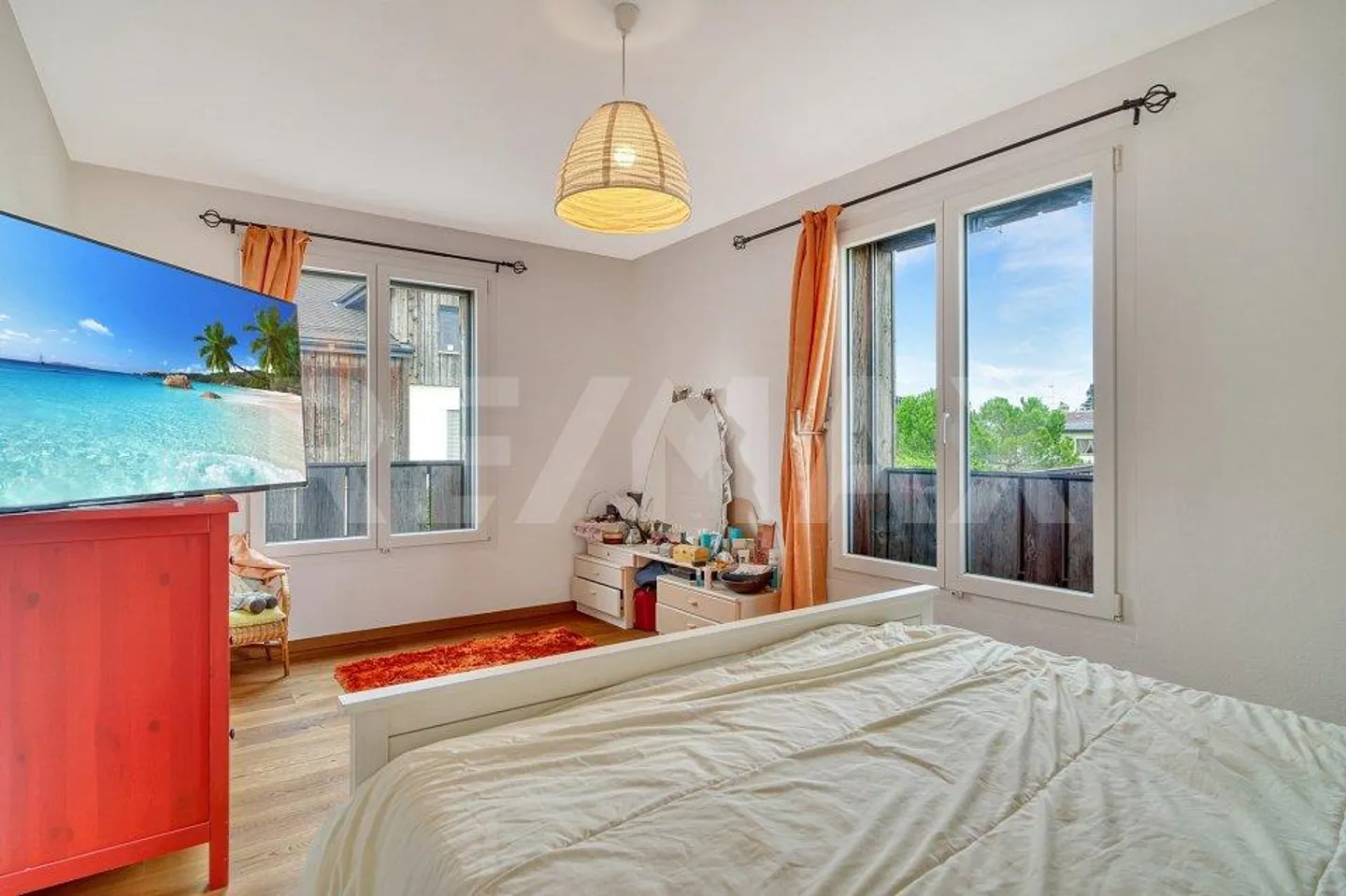 Charming duplex with 5.5 rooms of 178 m² with garden, 10 minutes from Lausanne - Photo 5 of 6